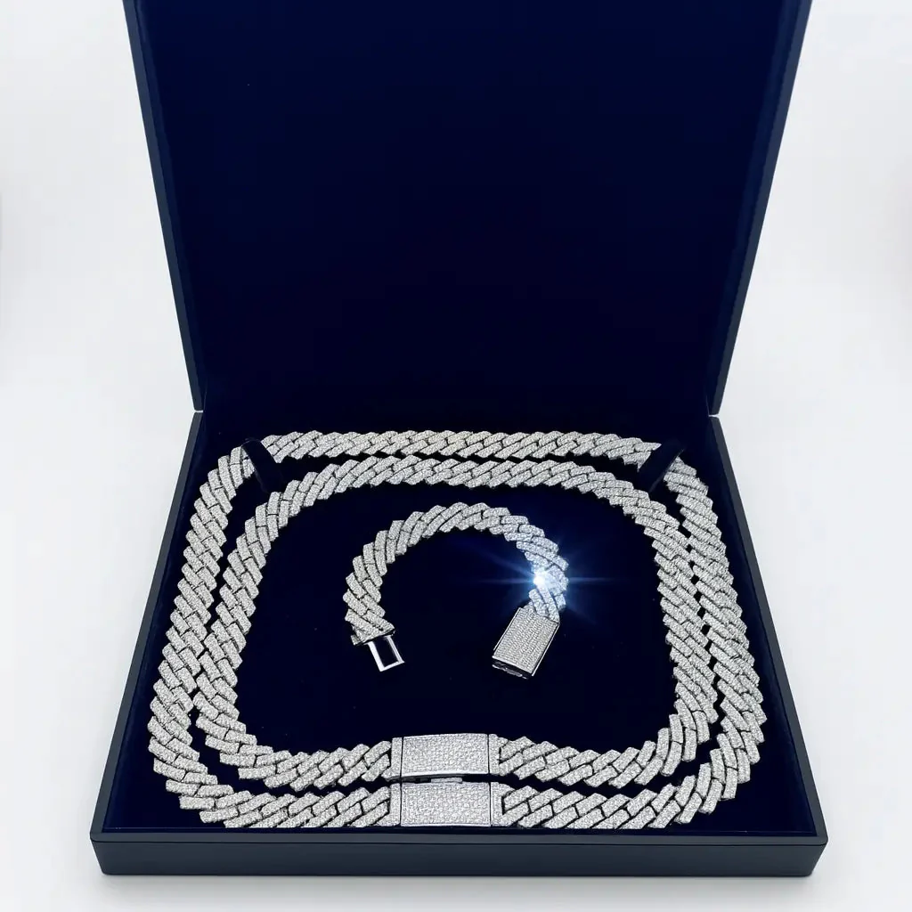 VVS1 MOISSANITE CUBAN CHAIN 13MM - Image 3