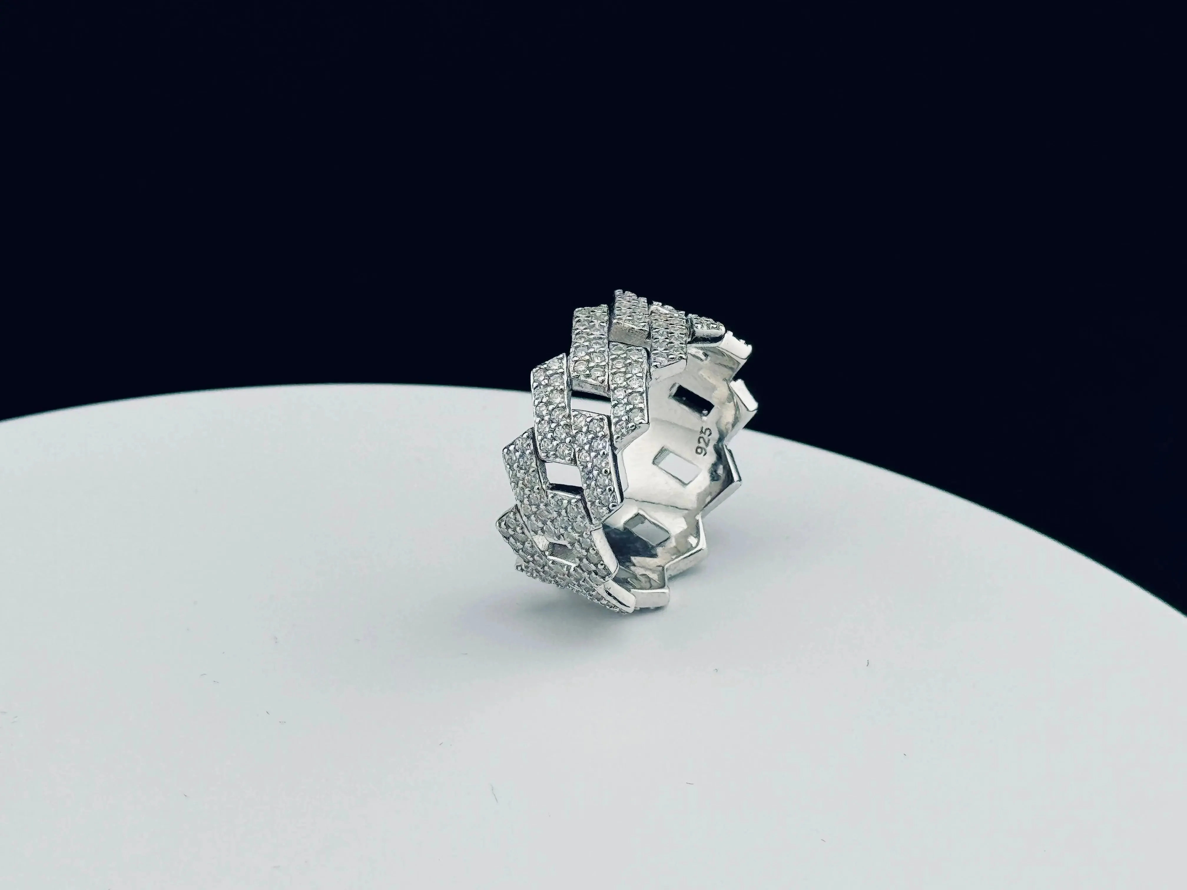 Classic Cuban Link Ring – Shine with Elegance - Image 3