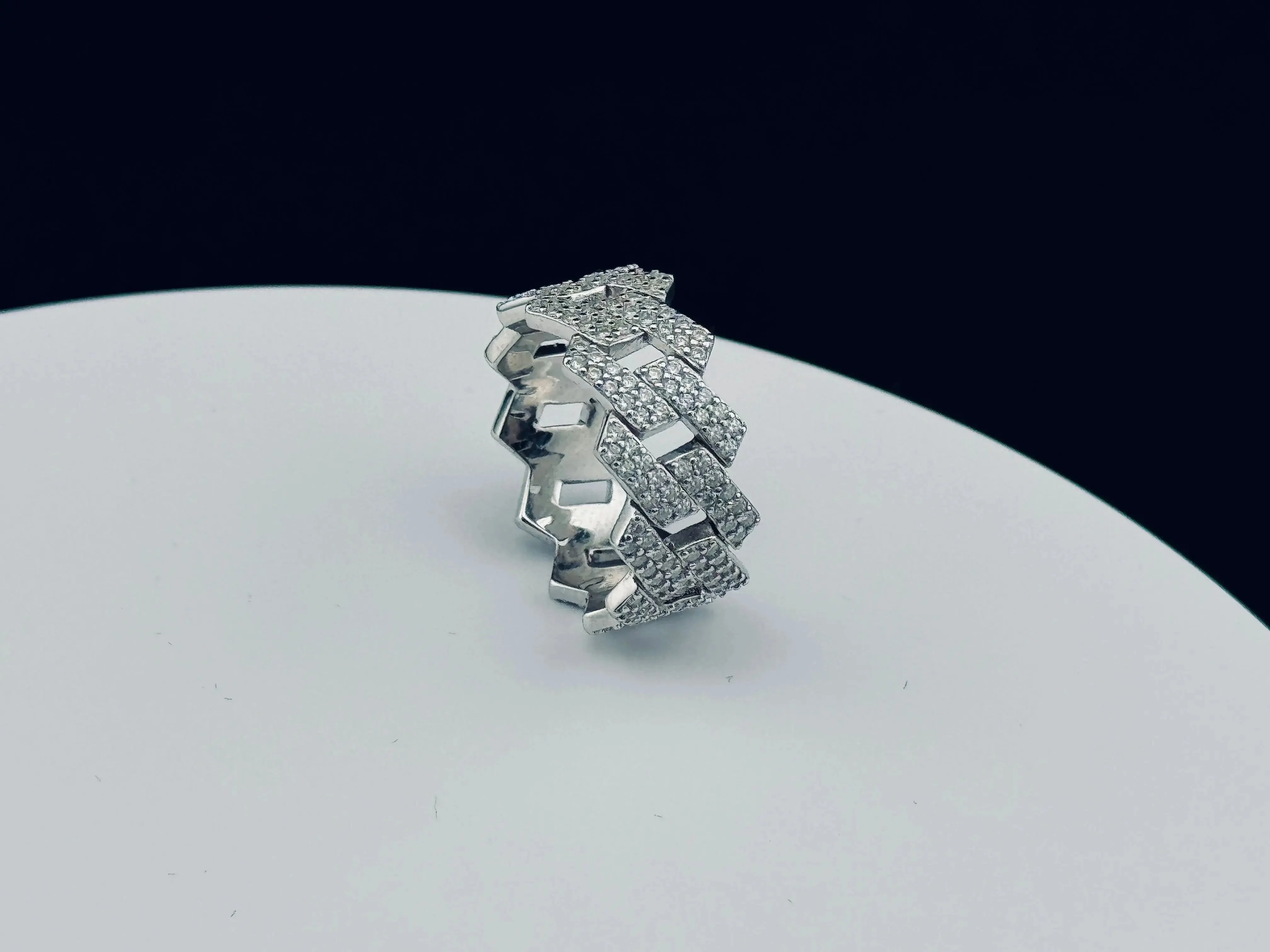 Classic Cuban Link Ring – Shine with Elegance - Image 4