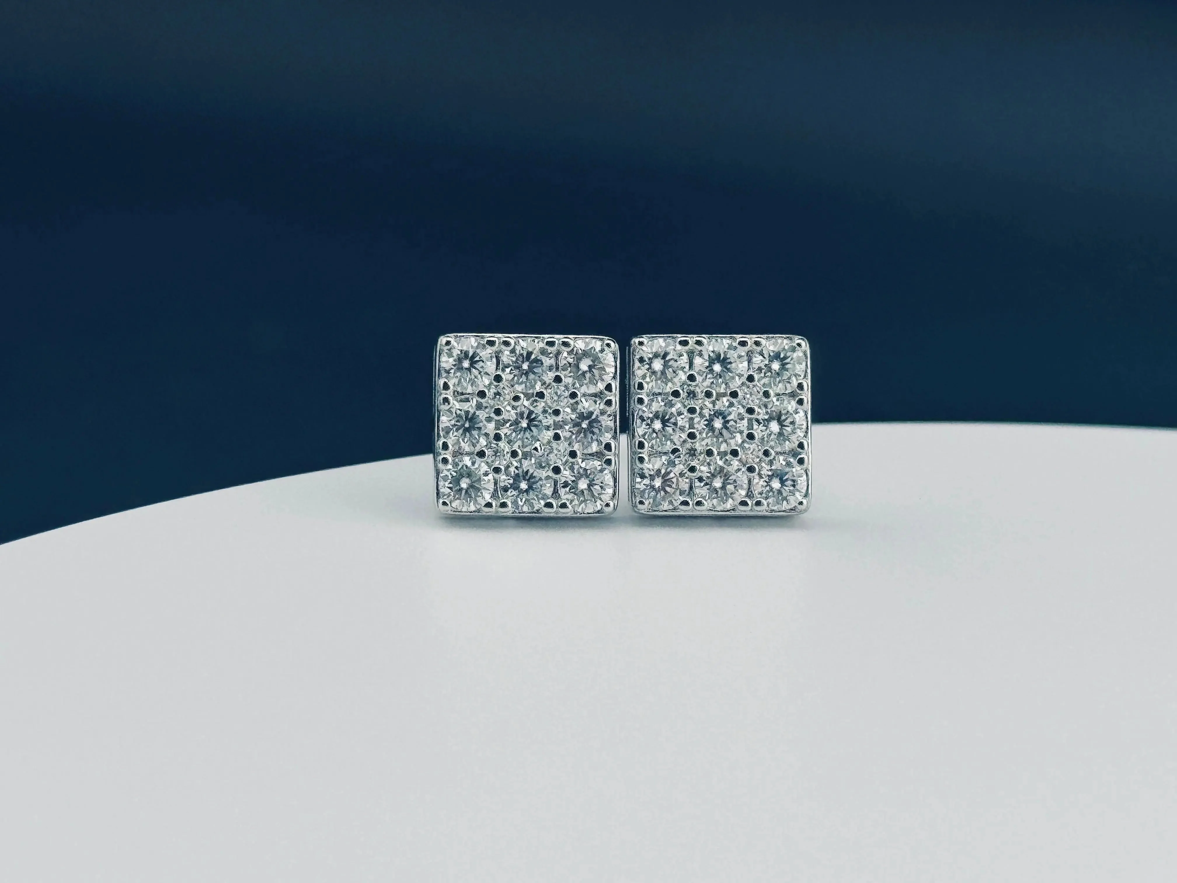 Luxury VVS Moissanite Square Stud Earrings - Image 4