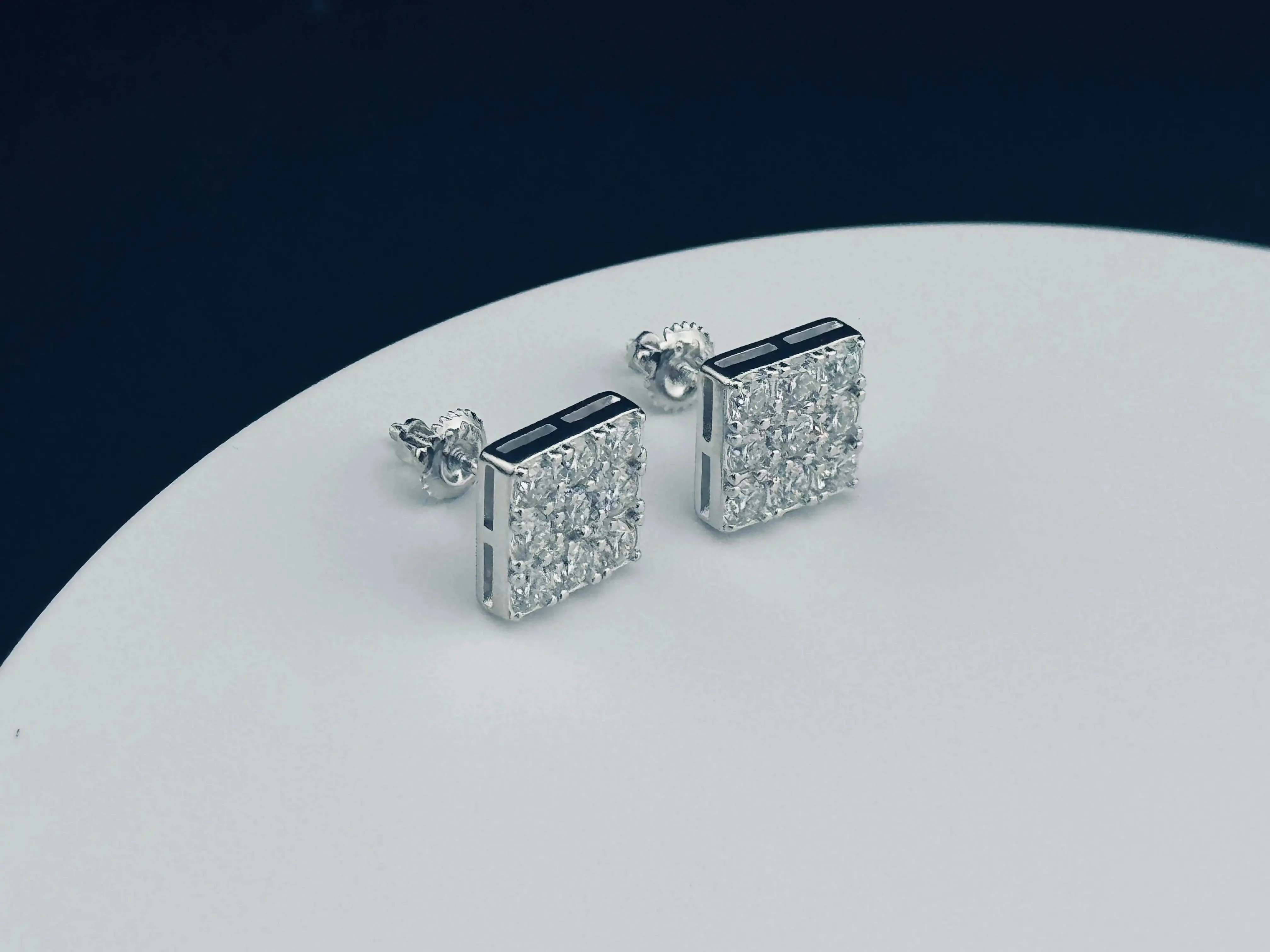 Luxury VVS Moissanite Square Stud Earrings - Image 5